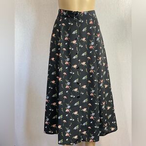 Women’s Black Floral Size 16 Skirt. Button Front. Great Condition.